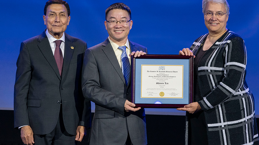Best Paper Award from Society of Petroleum Engineers goes to Professor and Recent Alum