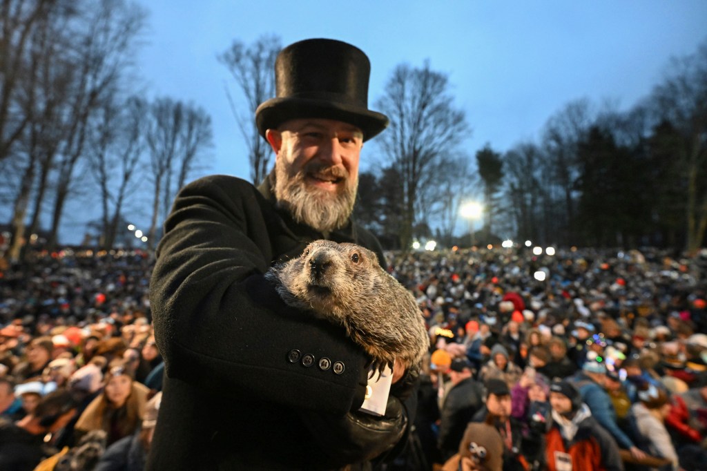 Punxsutawney Phil predicts an early spring at Groundhog Day festivities – Chicago Tribune